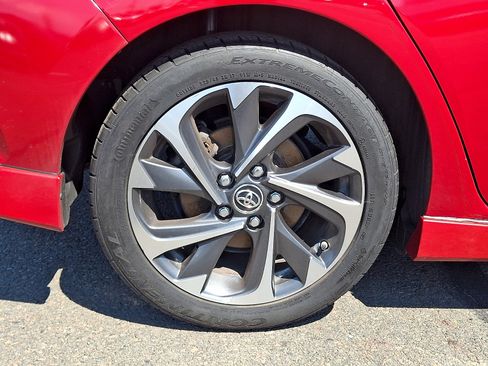 Used 2018 Toyota Corolla iM w/ All-Weather Mat Package FWD image 9
