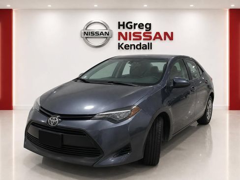 Used 2018 Toyota Corolla LE FWD image 3
