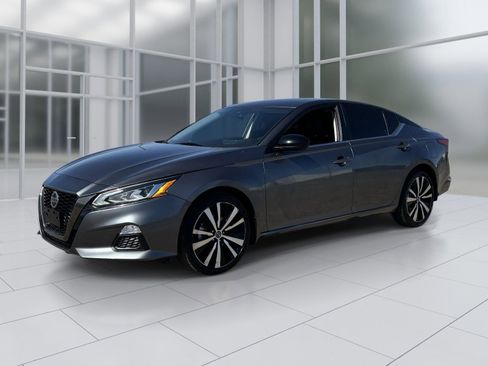 Certified 2022 Nissan Altima 2.5 SR AWD/4WD image 2