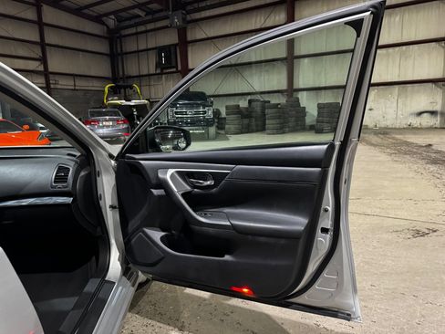 Used 2017 Nissan Altima 2.5 SL w/ Technology Package image 24