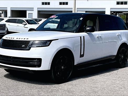 Used 2025 Land Rover Range Rover Long Wheelbase SE AWD/4WD image 9