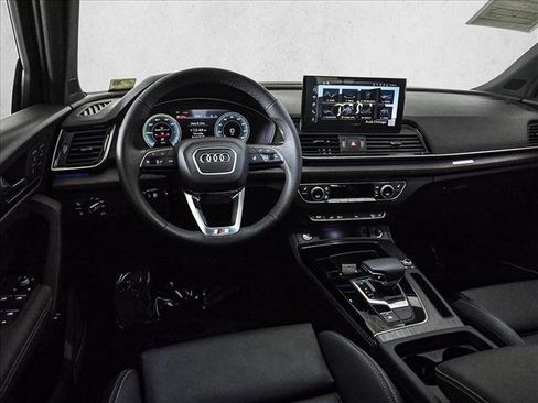 Certified 2025 Audi Q5 e Premium Plus w/ Premium Plus Package AWD/4WD image 19