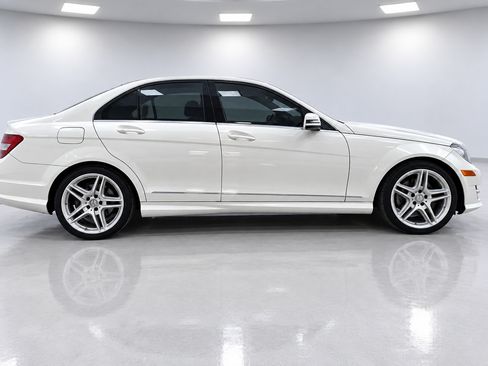 Used 2014 Mercedes-Benz C 250 Sedan image 3