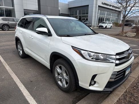 Used 2019 Toyota Highlander Limited image 7