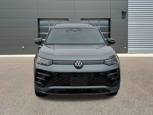 New 2026 Volkswagen Tiguan SE R-Line AWD/4WD image 2