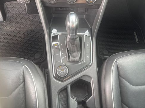 Used 2019 Volkswagen Tiguan SEL Premium image 26