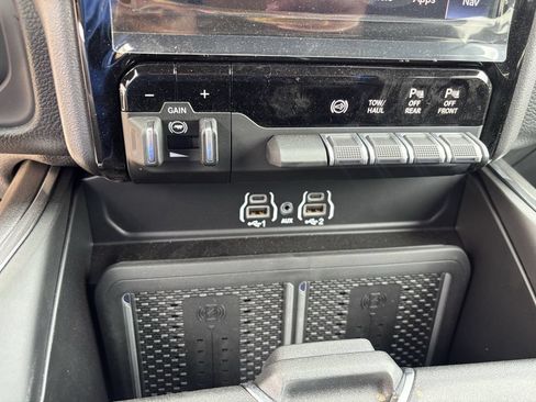 New 2026 RAM 3500 Laramie AWD/4WD image 22