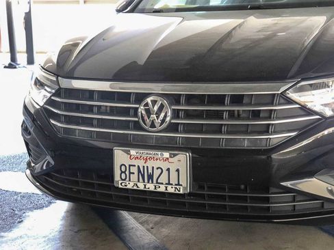 Used 2019 Volkswagen Jetta SE FWD image 8