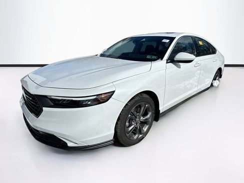 Certified 2023 Honda Accord EX image 3