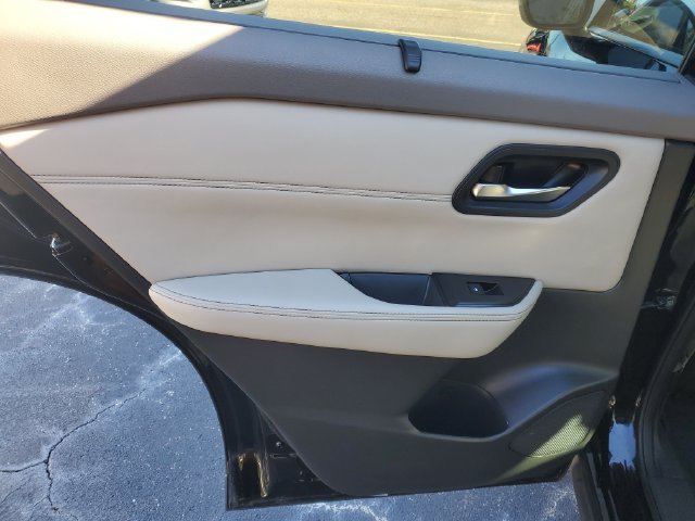 Certified 2023 Nissan Rogue SV w/ SV Premium B Package FWD image 7