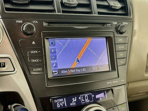 Used 2014 Toyota Prius V Three FWD image 21