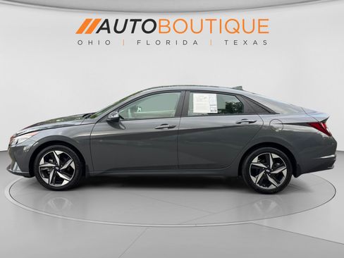 Used 2023 Hyundai Elantra SEL w/ Convenience Package FWD image 4