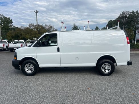 Used 2021 Chevrolet Express 2500 w/ Driver Convenience Package image 7