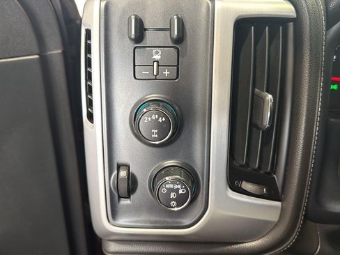 Used 2017 GMC Sierra 2500 SLT AWD/4WD image 16
