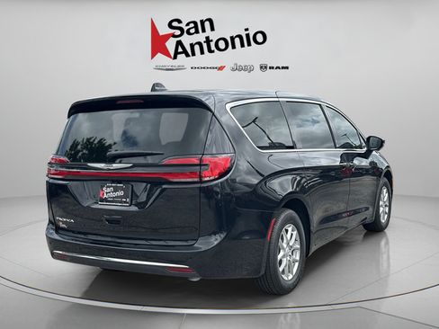 New 2026 Chrysler Pacifica Select FWD image 23