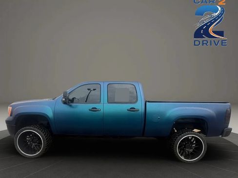 Used 2012 GMC Sierra 2500 Denali w/ Suspension Package, Off-Road AWD/4WD image 10