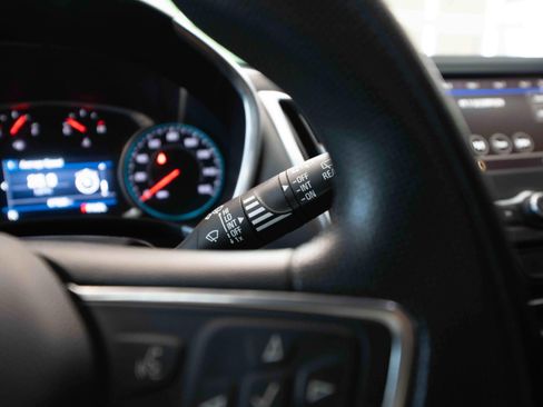 Used 2021 Chevrolet Equinox LT FWD image 14