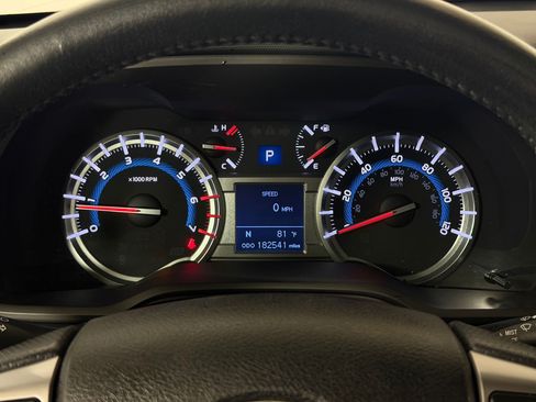 Used 2016 Toyota 4Runner Limited AWD/4WD image 22