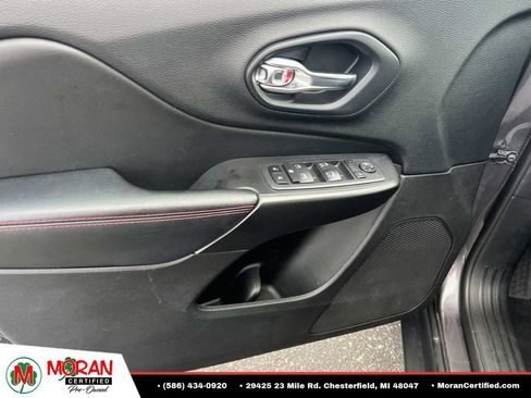 Used 2020 Jeep Cherokee Trailhawk w/ Cold Weather Group AWD/4WD image 15