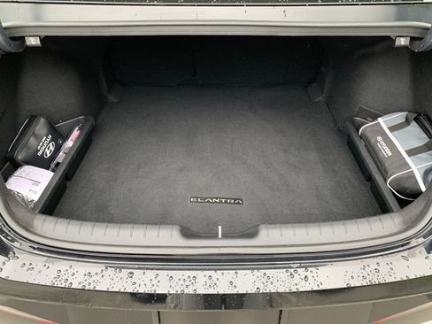 Certified 2025 Hyundai Elantra SEL w/ Cargo Package FWD image 15