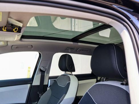 New 2026 Volkswagen Taos SE FWD image 12