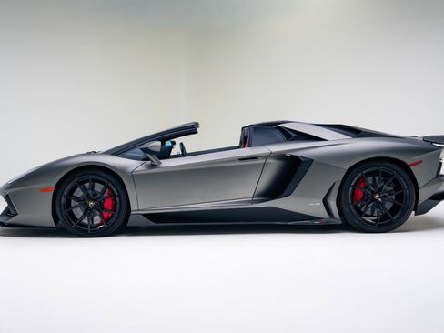 Used 2015 Lamborghini Aventador LP 700-4 image 3