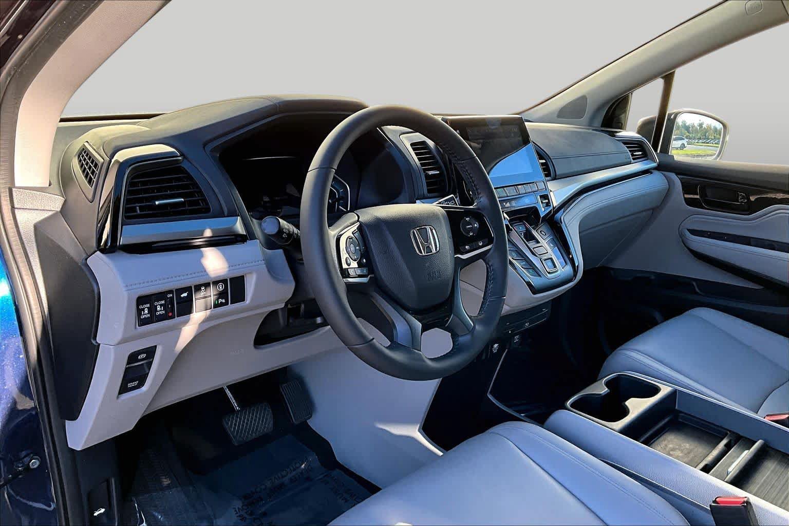 Used 2024 Honda Odyssey Touring image 18