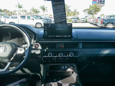 Used 2025 Honda Pilot EX-L image 12