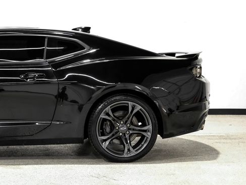 Used 2019 Chevrolet Camaro SS RWD image 10