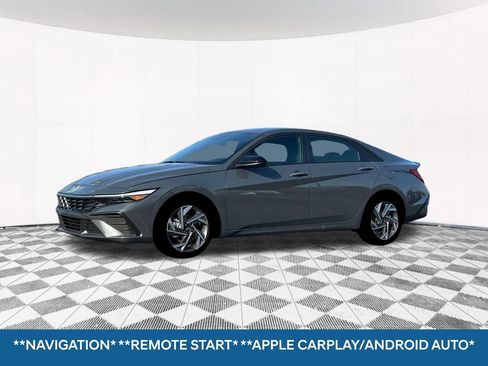 Certified 2025 Hyundai Elantra SEL FWD image 2