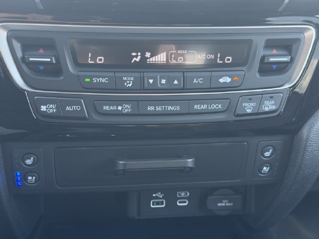 Used 2025 Honda Ridgeline Black Edition image 17