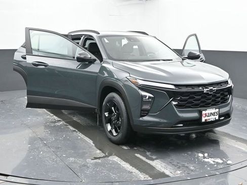 New 2026 Chevrolet Trax LT w/ Driver Confidence Package FWD image 48