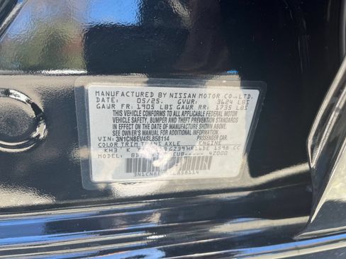 Used 2025 Nissan Versa SV FWD image 27