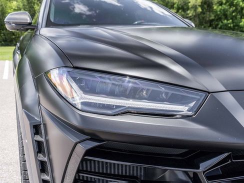Used 2021 Lamborghini Urus AWD/4WD image 49