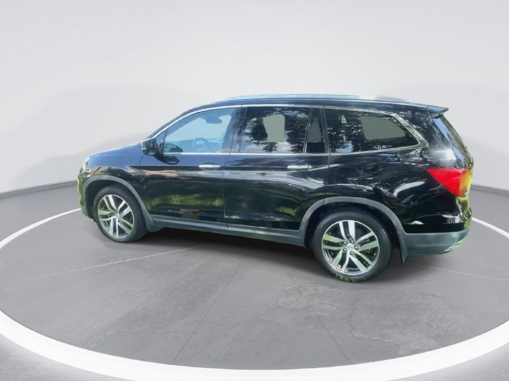 Used 2017 Honda Pilot Touring image 6