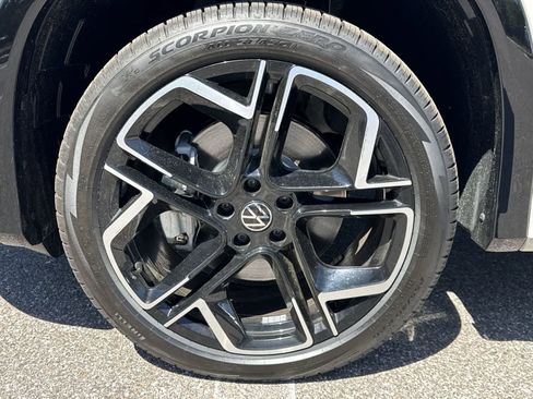 New 2026 Volkswagen Tiguan SEL R-Line AWD/4WD image 12
