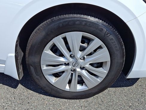Certified 2025 Nissan Sentra S FWD image 9