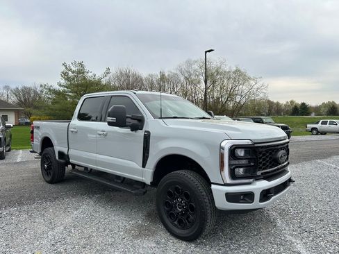 Used 2025 Ford F250 XLT w/ Black Appearance Package image 17