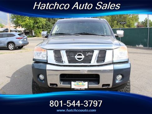 Used 2014 Nissan Titan SV w/ SV Value Truck Package AWD/4WD image 9