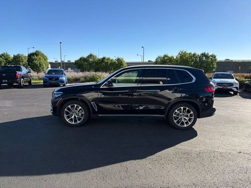 Used 2021 BMW X5 xDrive40i w/ Premium Package 2 AWD/4WD image 2