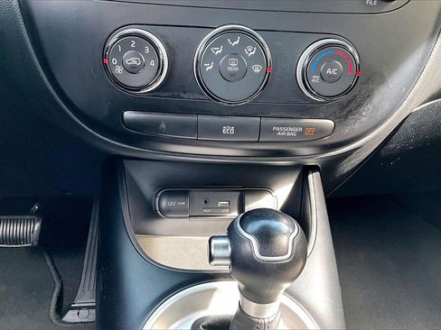 Used 2015 Kia Soul image 24