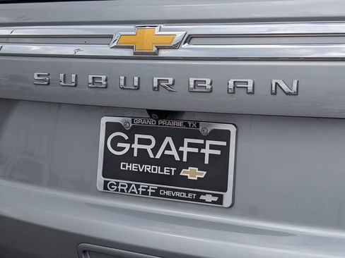 Used 2024 Chevrolet Suburban Premier RWD image 35