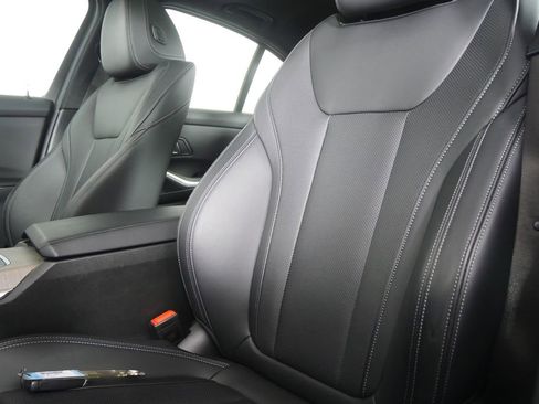 Used 2025 BMW 330i Sedan image 10