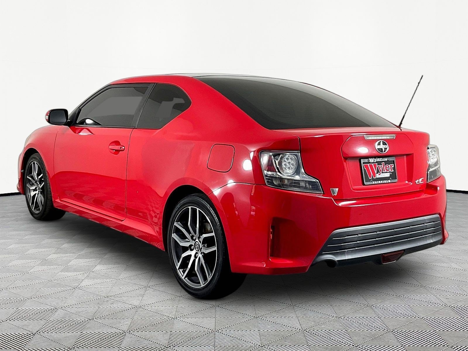 Used 2015 Scion tC FWD image 4