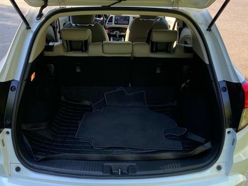 Used 2019 Honda HR-V Touring image 28