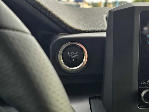 Certified 2025 Toyota 4Runner SR5 image 32