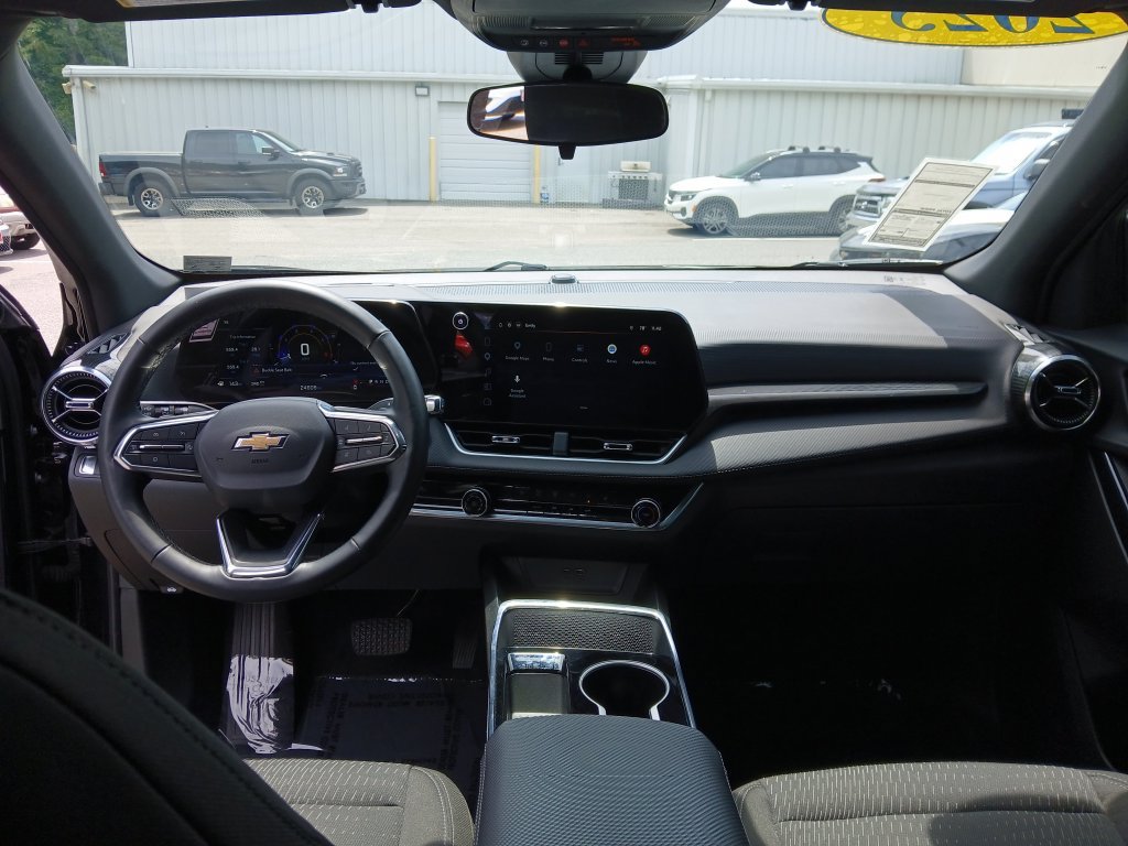 Used 2025 Chevrolet Equinox LT AWD/4WD image 14