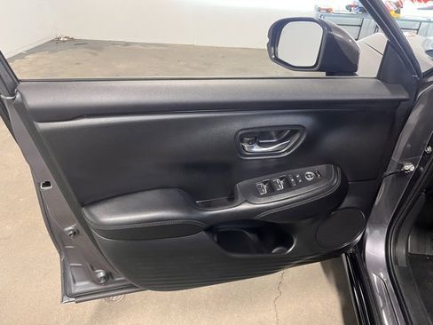 Used 2023 Honda HR-V EX-L image 24