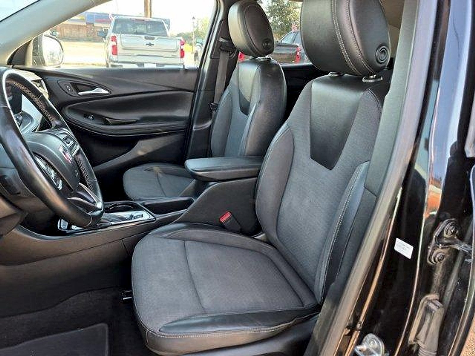 Used 2024 Buick Encore GX Preferred w/ Comfort Package FWD image 18