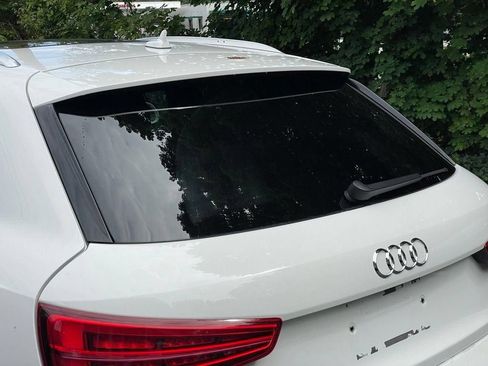 Used 2018 Audi Q3 2.0T Premium Plus w/ Premium Plus Package AWD/4WD image 30